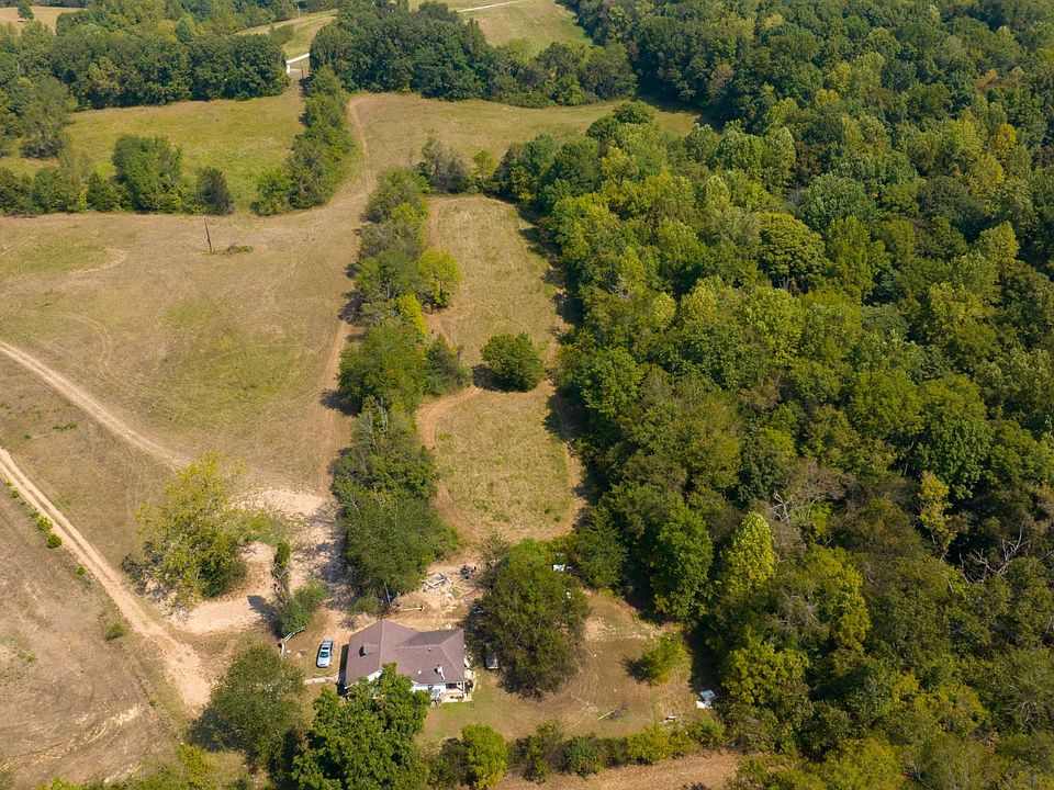 1st image of 161 Lois Ln