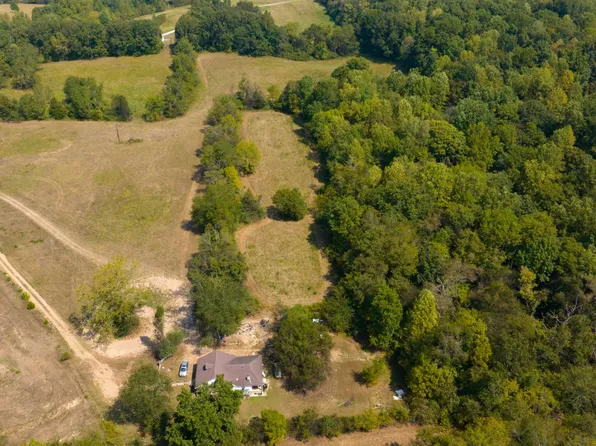 161 Lois Ln, Cumberland City, TN 37050