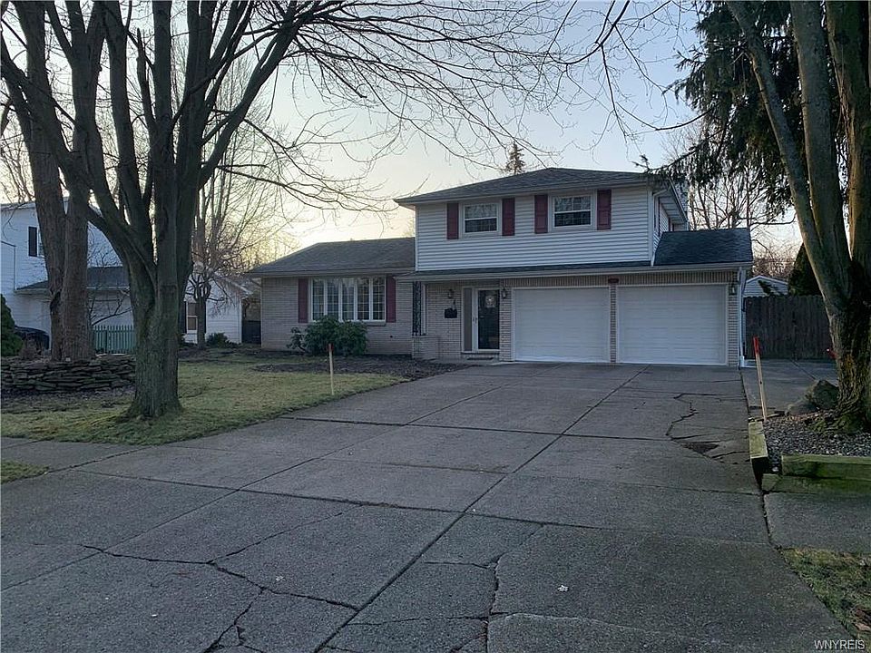 1st image of 115 Pin Oak Dr