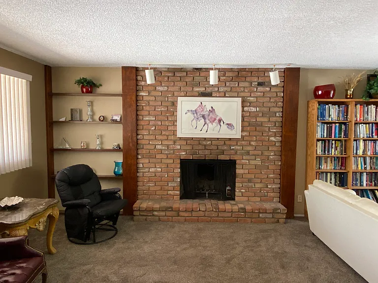 1043 E Loma Vista Dr #1 — Photo 14