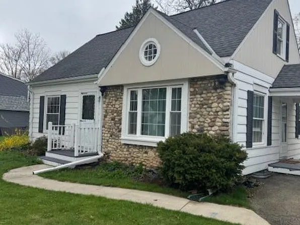 17800 West Roosevelt AVENUE, New Berlin, WI 53146