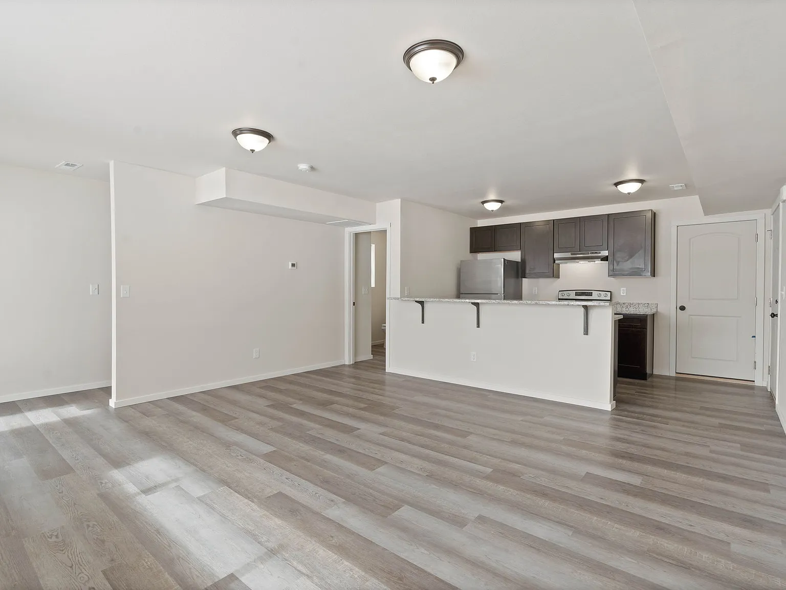 4 bed, 1404 sqft, $2,200 — Photo 2