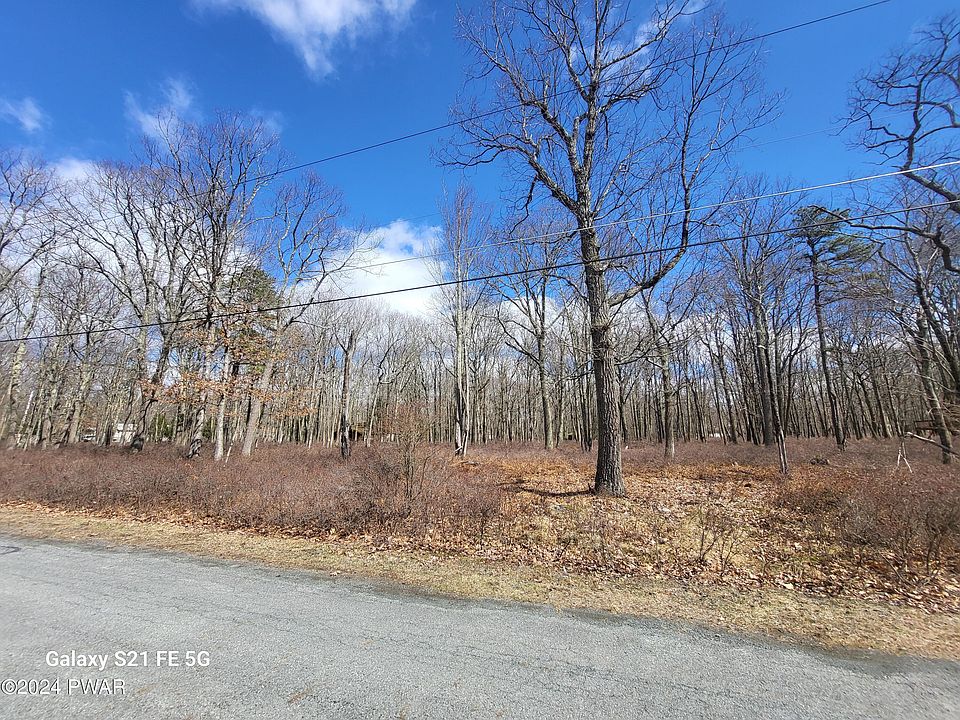 2nd image of 85 Center Rd
