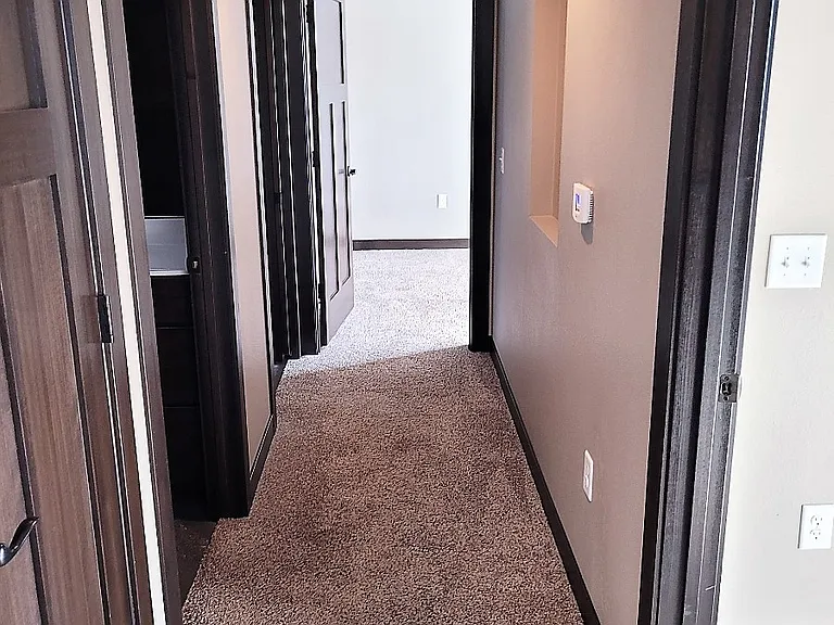 1929 Cypress Ct NE #7 — Photo 6