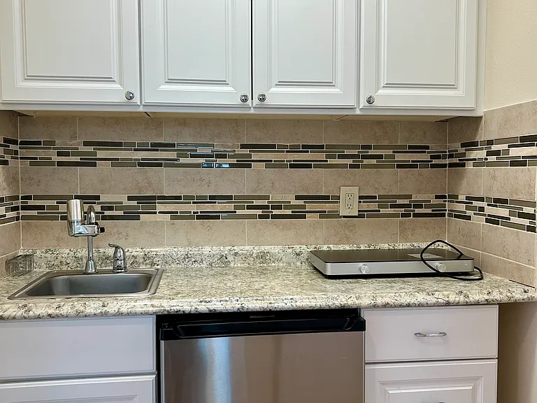 1744 Morgan Ln — Photo 5
