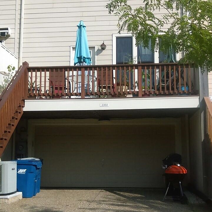 Spacious Deck in Back