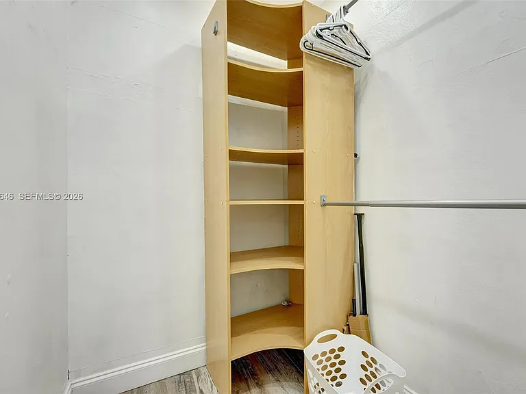 18600 NE 7th Ct — Photo 10