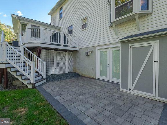 2nd image of 2227 Kempton Park Cir