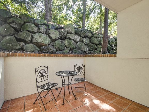4th image of 10407 NE 32nd Pl APT B106