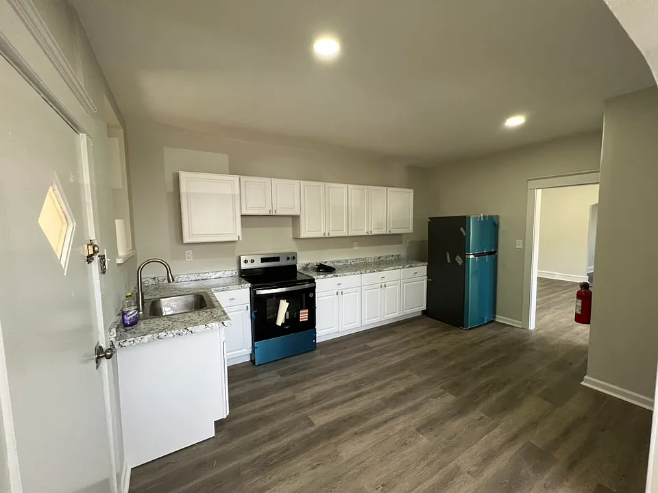 1001 Stanbridge St #2