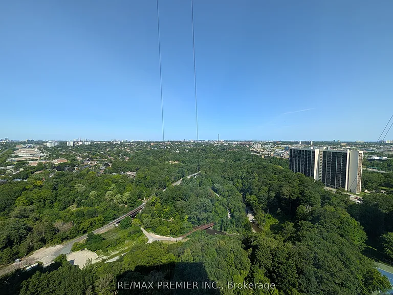 5 Concorde Pl #2809 — Photo 25