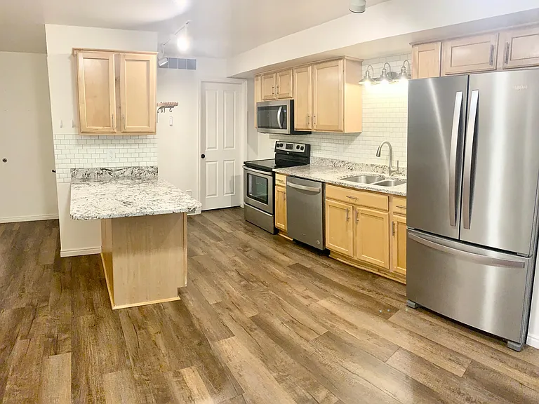 10512 N 5470 W — Photo 4