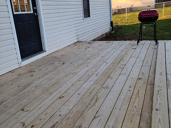 4th image of 271 Miriah Dr