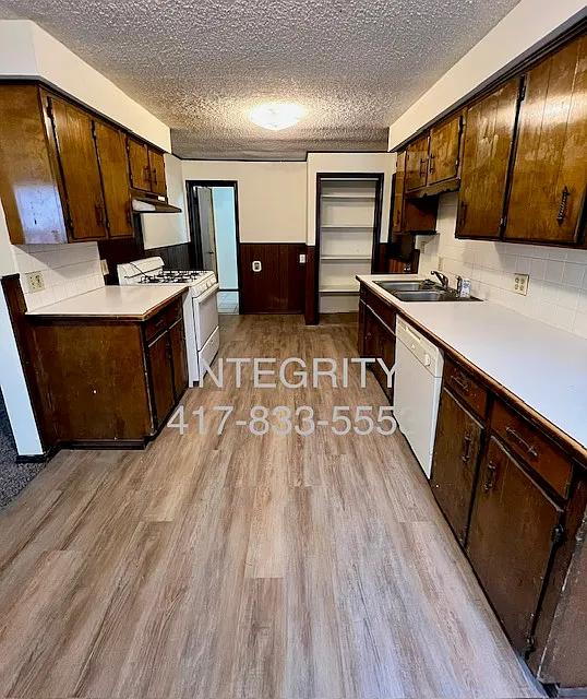 2 bed, 882 sqft, $895 — Photo 3