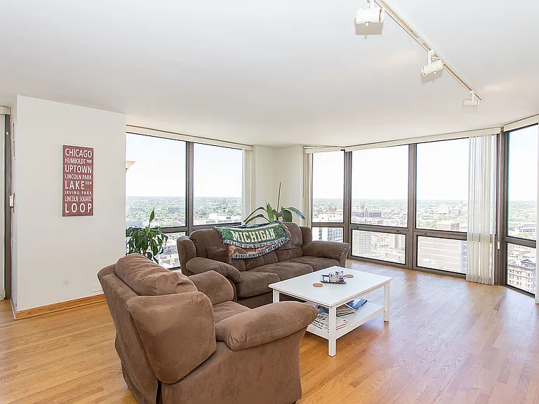 2650 N Lakeview Ave #2801 — Photo 2