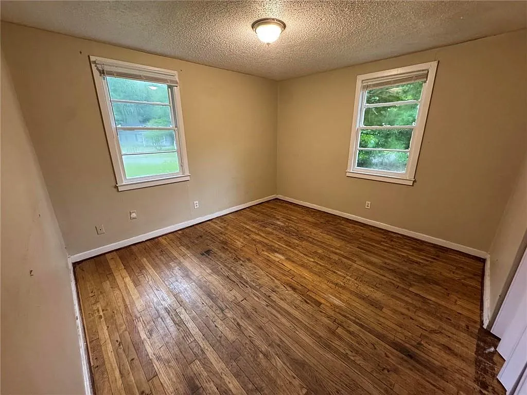 3 bed, 2.0 bath, 1192 sqft, $1,200 — Photo 4