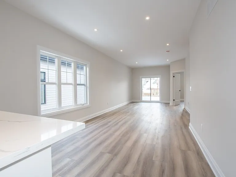 44 Hatter Ave — Photo 7