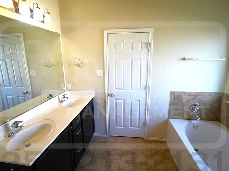 604 Cody James Dr — Photo 24