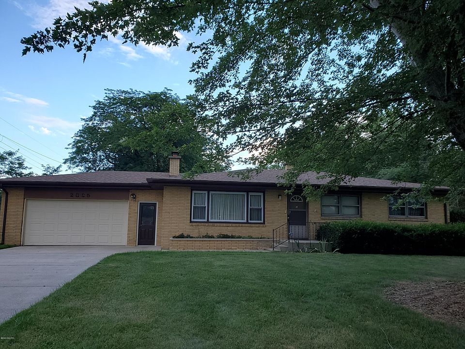 1st image of 2895 Carrie Ln