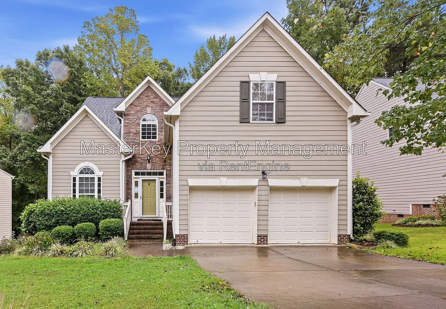 4 bed, 2.5 bath, 2543 sqft, $2,600 — Photo 1