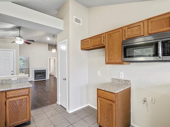 5th image of 11822 Eloise Dr