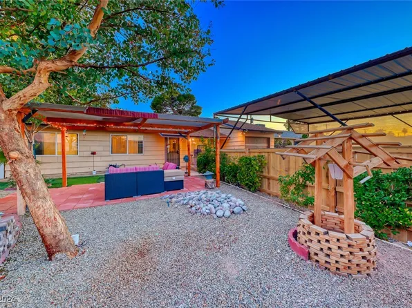 5813 Glen Eagles Ln, Las Vegas, NV 89108