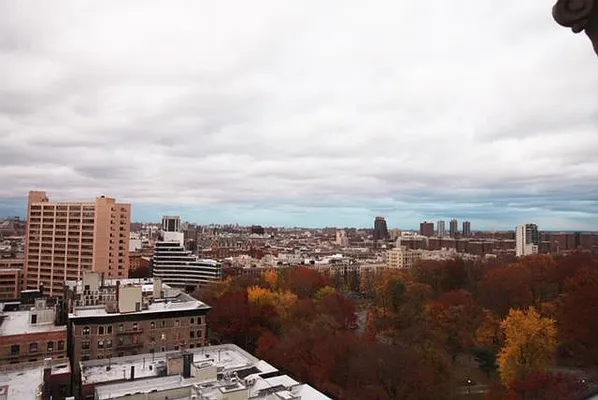 Rented by Buchbinder & Warren | media 20