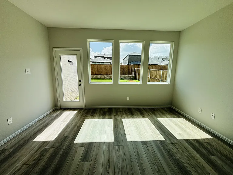 912 Santa Lucia Dr — Photo 17