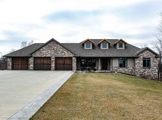 8291 Talyn Ct, Dubuque, IA 52003