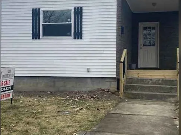 409 S Court St, Wapakoneta, OH 45895