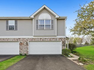 2493 Amber Ln, Elgin, IL 60123