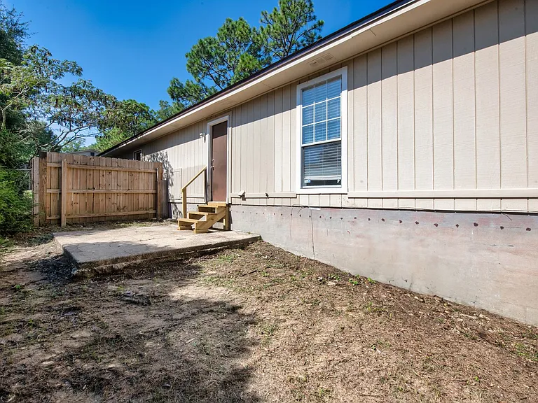 10150 Guidy Ln — Photo 18