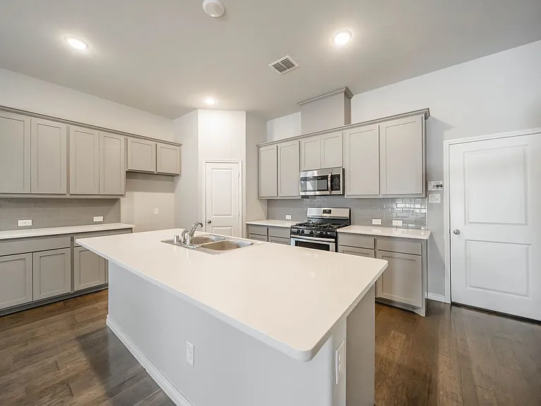 3716 Peach Blossom Rd — Photo 8