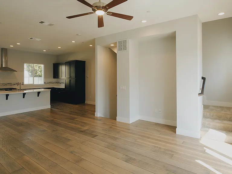 783 E Evelyn Ave — Photo 9