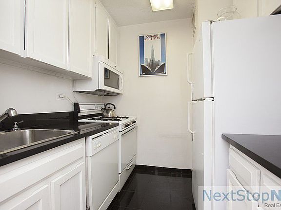 4th image of 245 E 54th St APT 7N