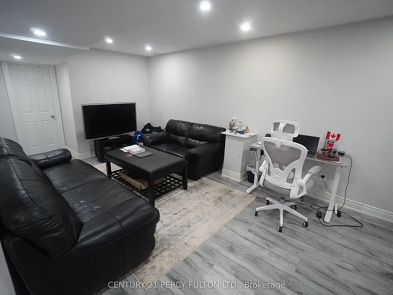 176 Alfred Smith Way — Photo 6