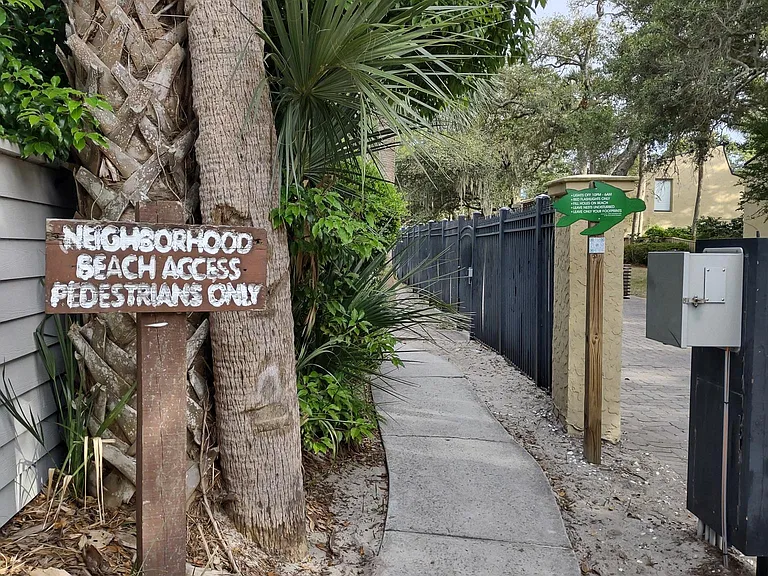 Access to beach