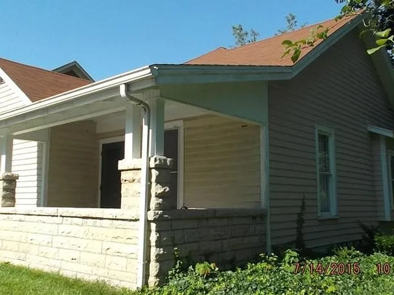 520 S Eagleson Ave — Photo 2
