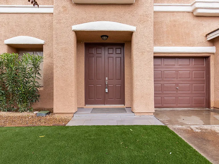57 Ashby Hills Ct — Photo 2