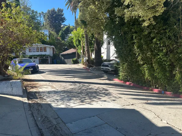 6213 Glen Airy St, Los Angeles, CA 90068