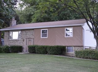 141 Sunview Dr, Beaver Falls, PA