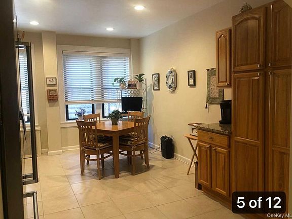 4th image of 29 Woodmere Boulevard #2B