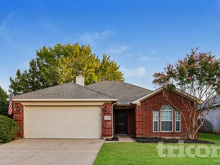 7228 Retriever Ln — Photo 1