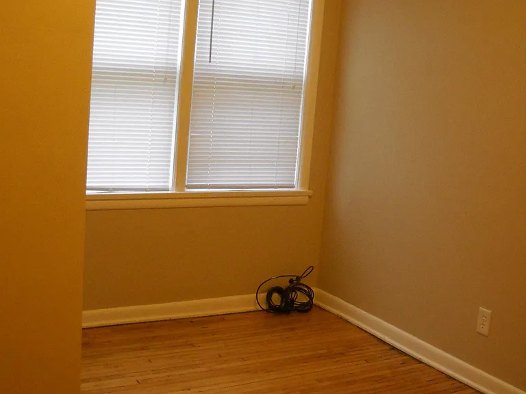 928 E 6th St #5 — Photo 2