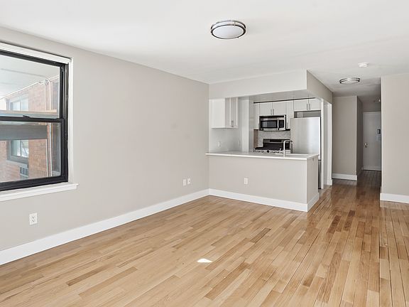 3rd image of 784 Columbus Ave APT 1R