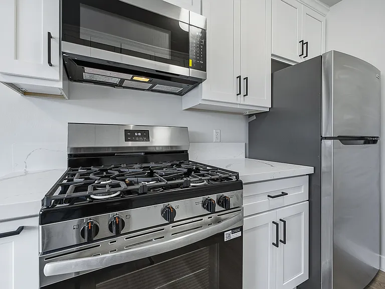 243 Crandall St — Photo 17