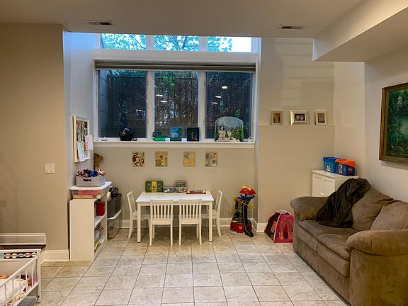 5th image of 1743 N Washtenaw Ave #1