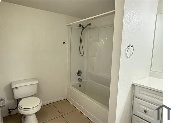8101 W Flamingo Rd — Photo 6