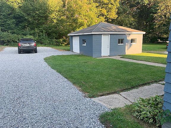 4th image of 6032 Clewell Dr