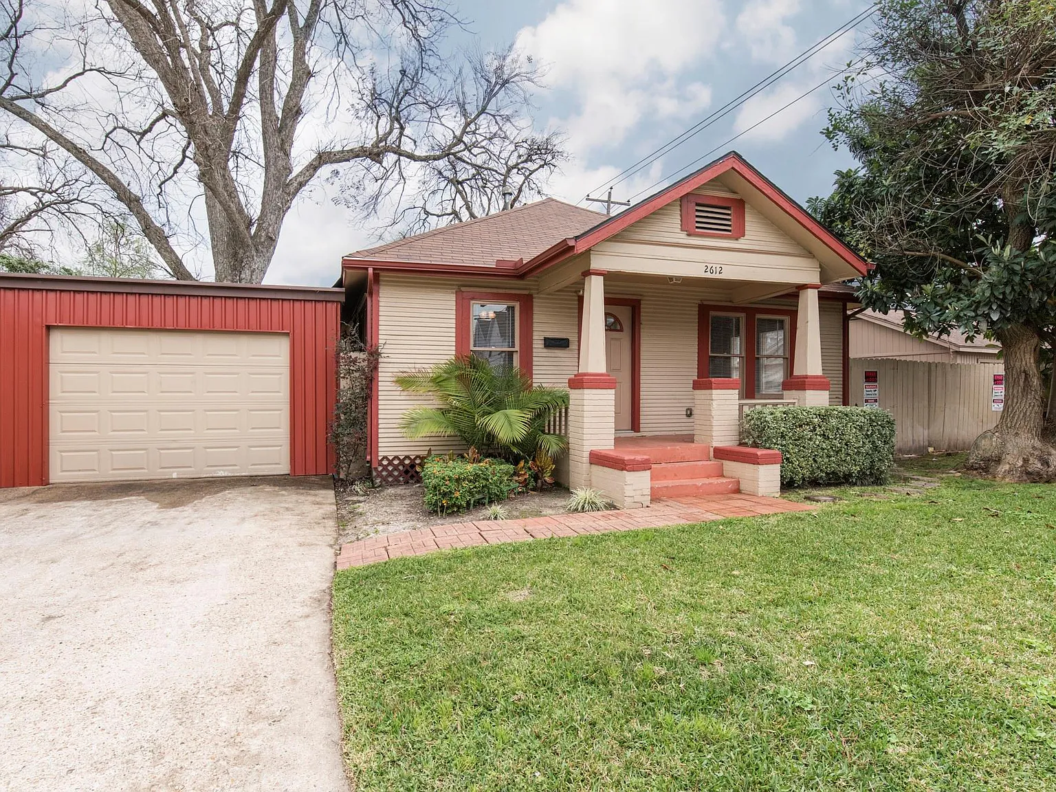 2 bed, 1.0 bath, 1090 sqft, $2,400 — Photo 4